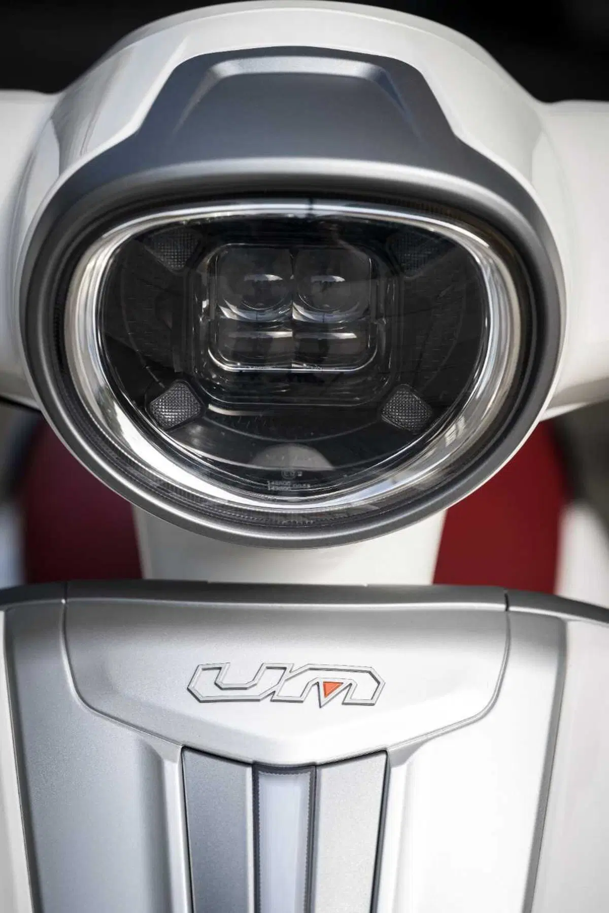 Arriva UM Carmel 125, stile retrò (11)
