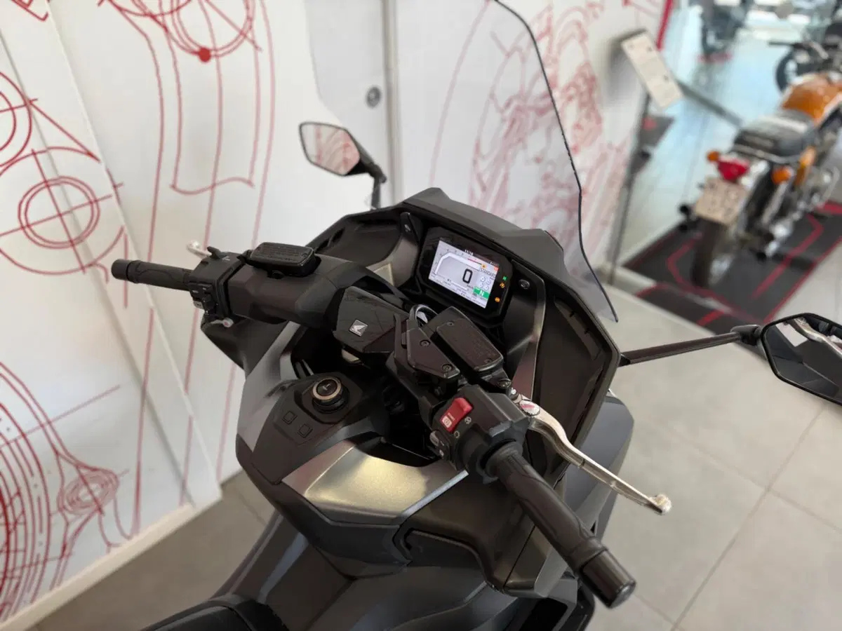 Honda Forza 750 DCT (2021 - 24) (8)