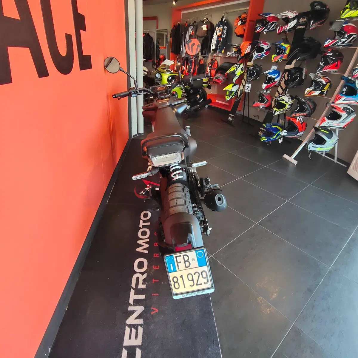 Husqvarna Svartpilen 401 (2021 - 23) (2)
