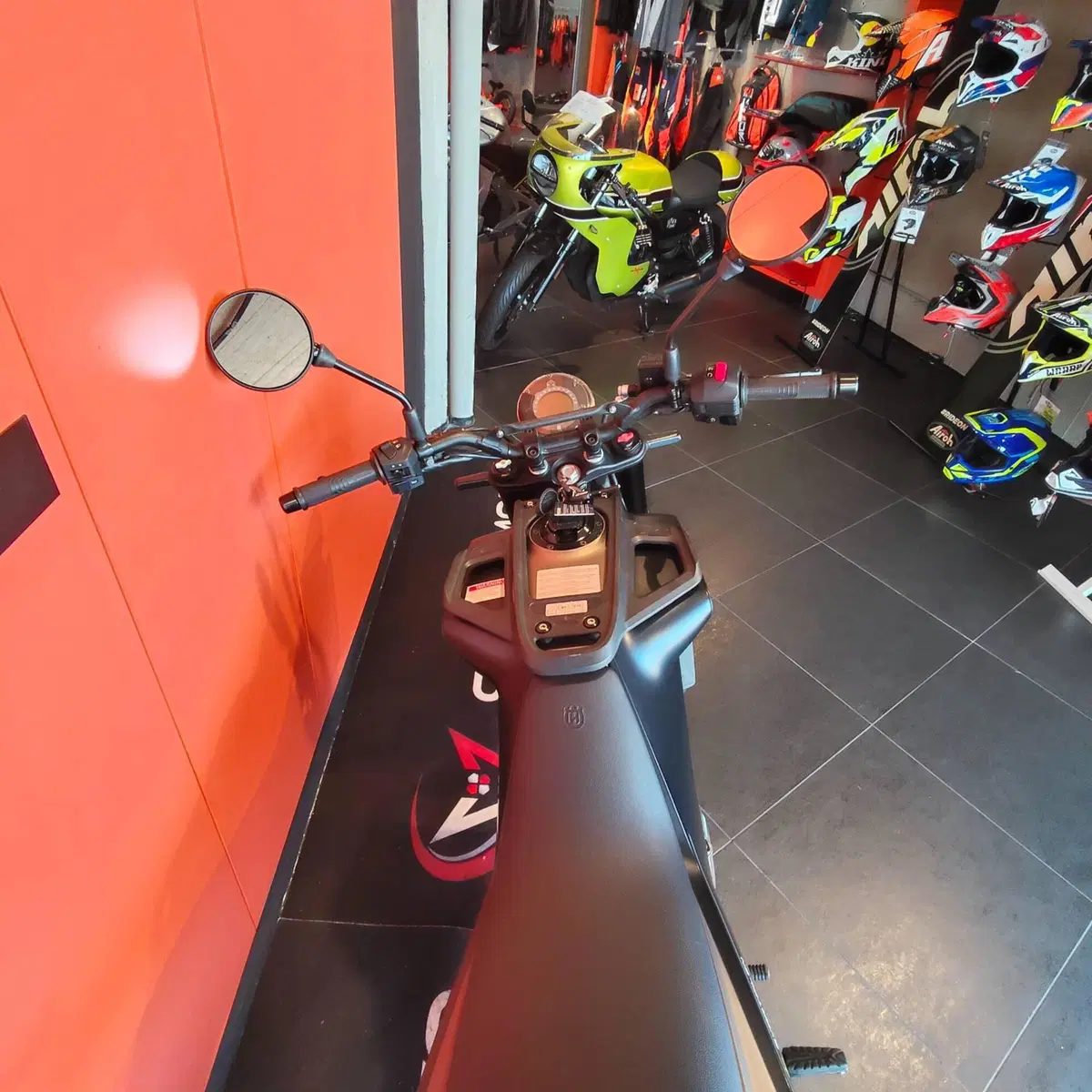 Husqvarna Svartpilen 401 (2021 - 23) (3)