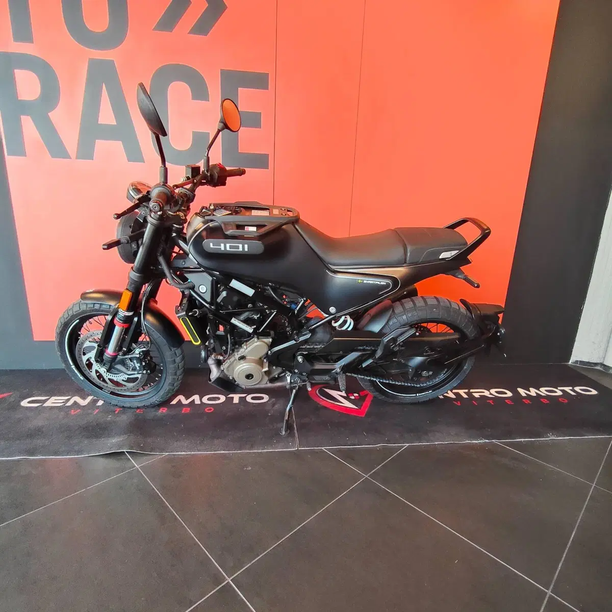 Husqvarna Svartpilen 401 (2021 - 23) (8)