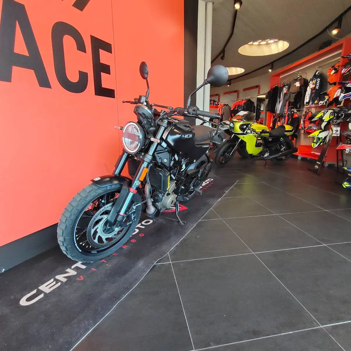 Husqvarna Svartpilen 401 (2021 - 23) (9)