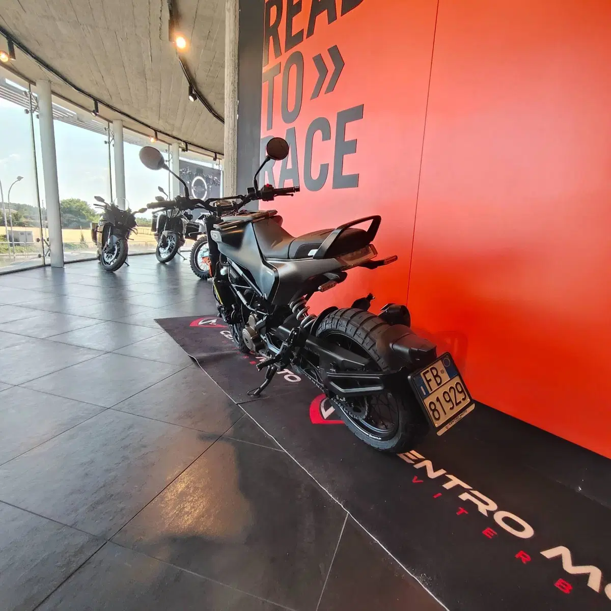 Husqvarna Svartpilen 401 (2021 - 23) (10)