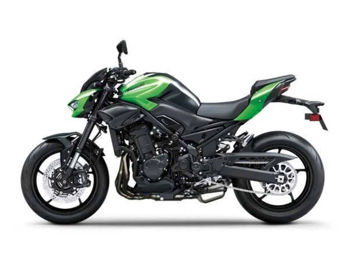 Kawasaki Z 900 (2025 - 26) (2)