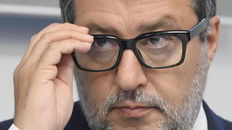 Meno morti sulle strade nel 2026: Salvini esulta, ma i numeri chiedono cautela