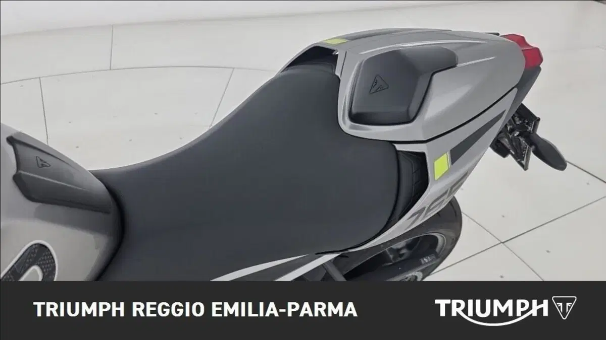 Triumph Street Triple 765 R (2023 - 26) (13)