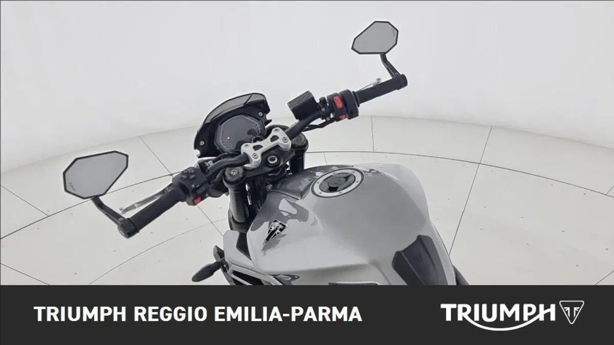 Triumph Street Triple 765 R (2023 - 26) (12)