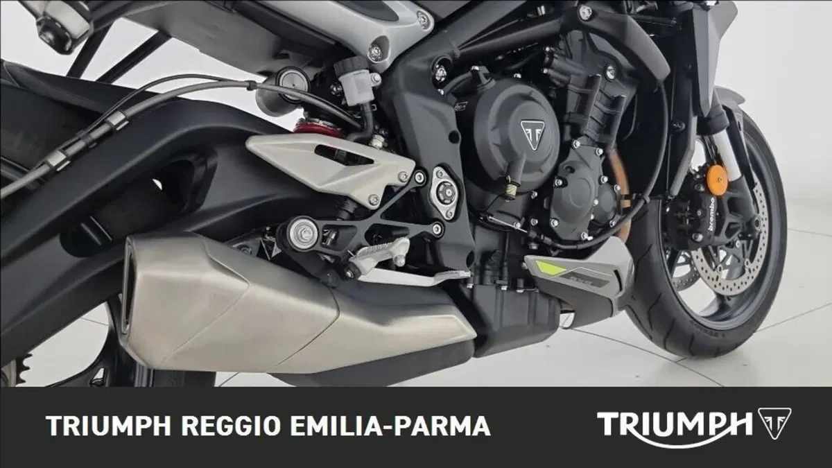 Triumph Street Triple 765 R (2023 - 26) (16)