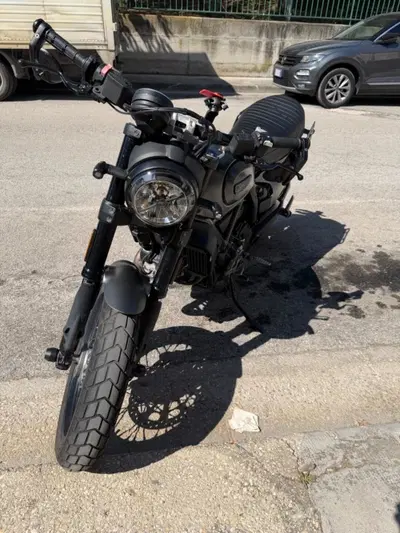 Ducati Scrambler 800 Night Shift (2021 - 22) usata