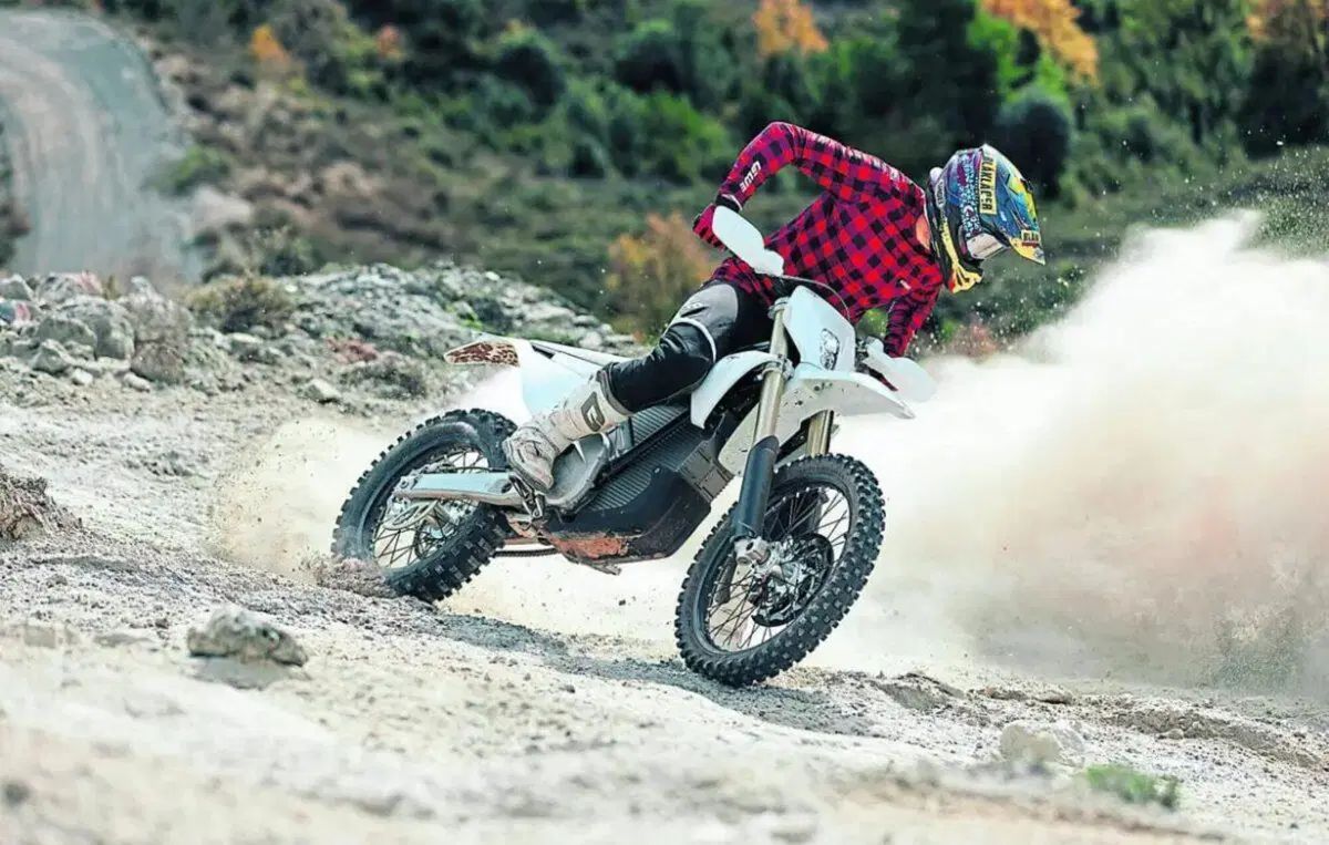 Stark introduce il controllo di trazione. Anche sulle moto vecchie