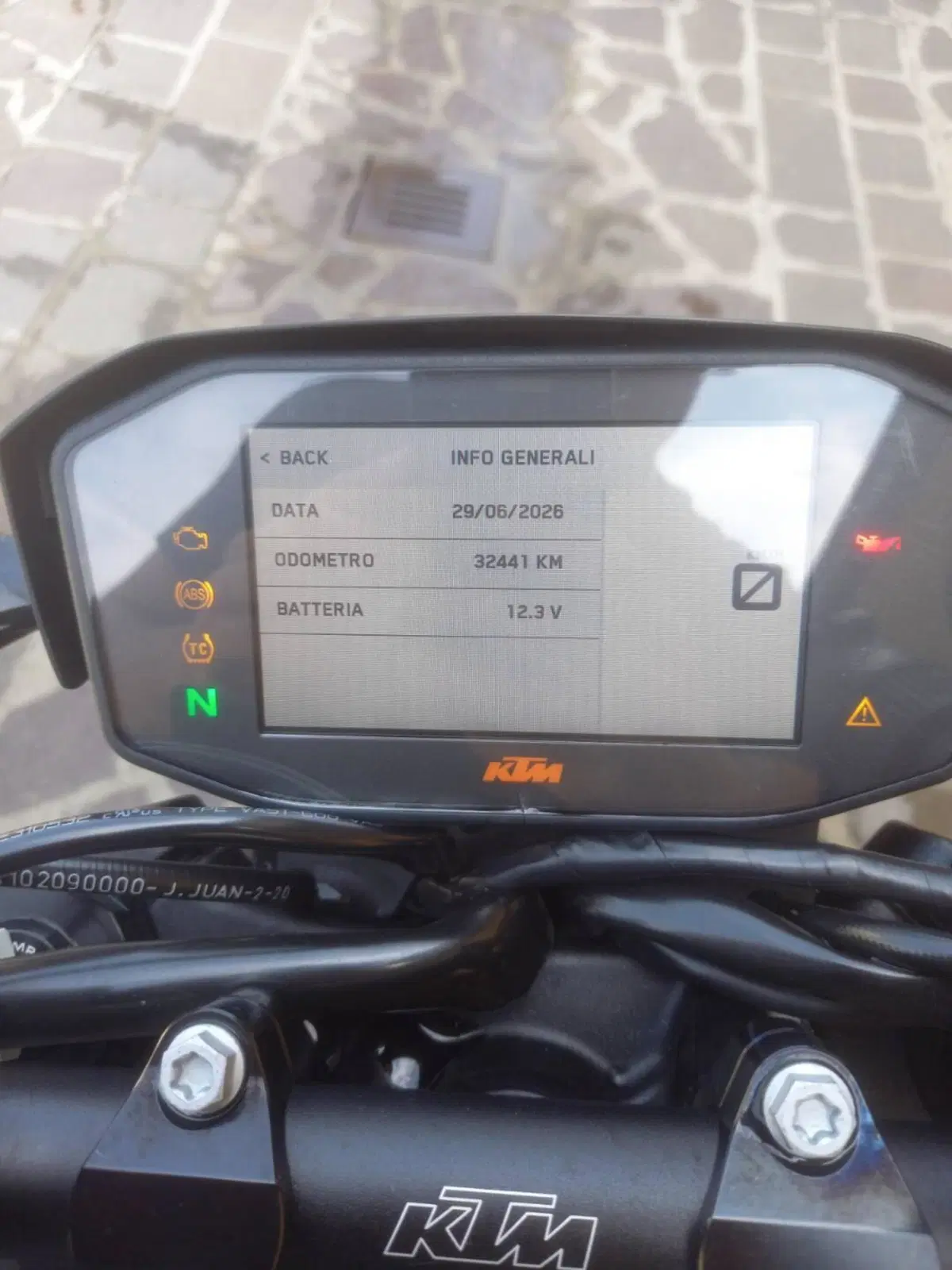 KTM 890 Duke R (2020) (8)