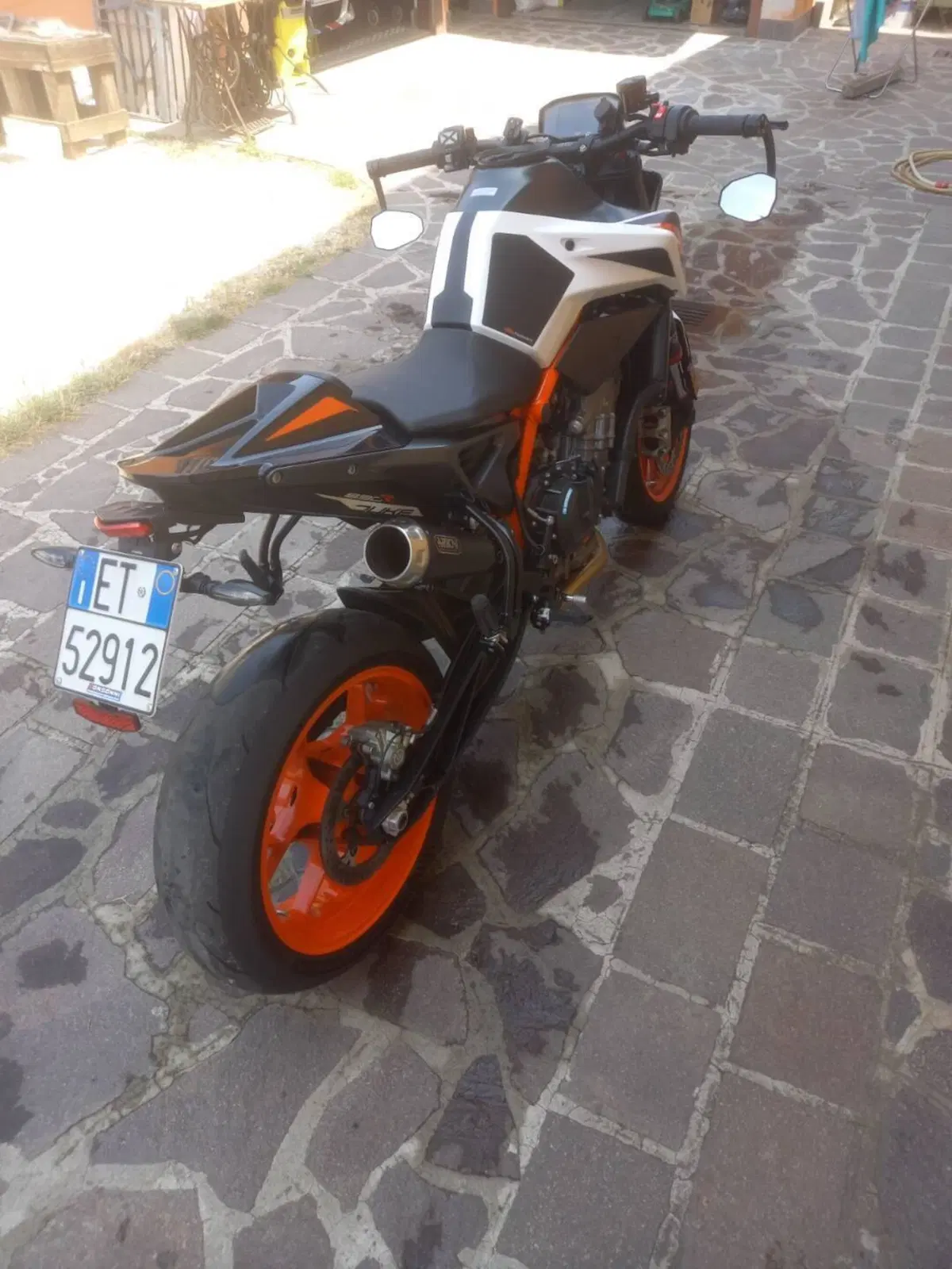 KTM 890 Duke R (2020) (5)