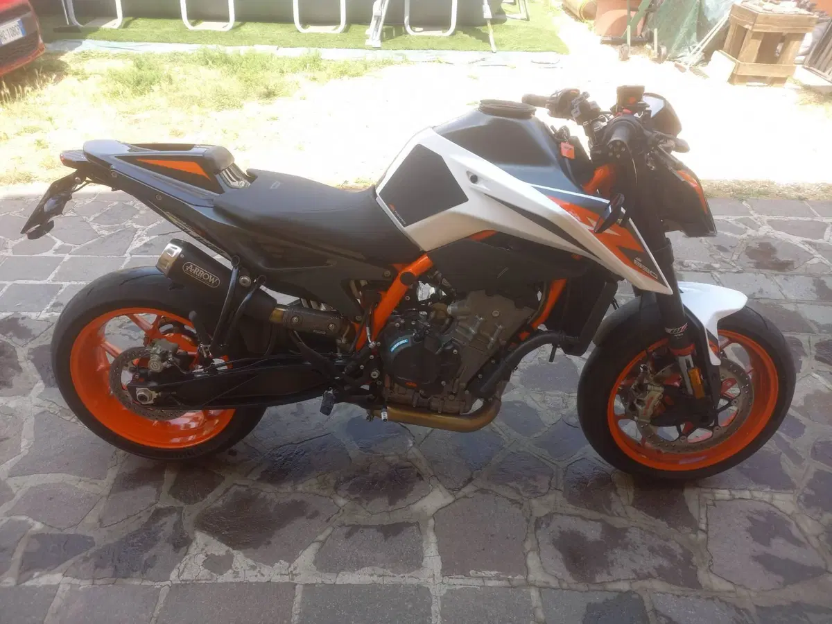 KTM 890 Duke R (2020) (2)