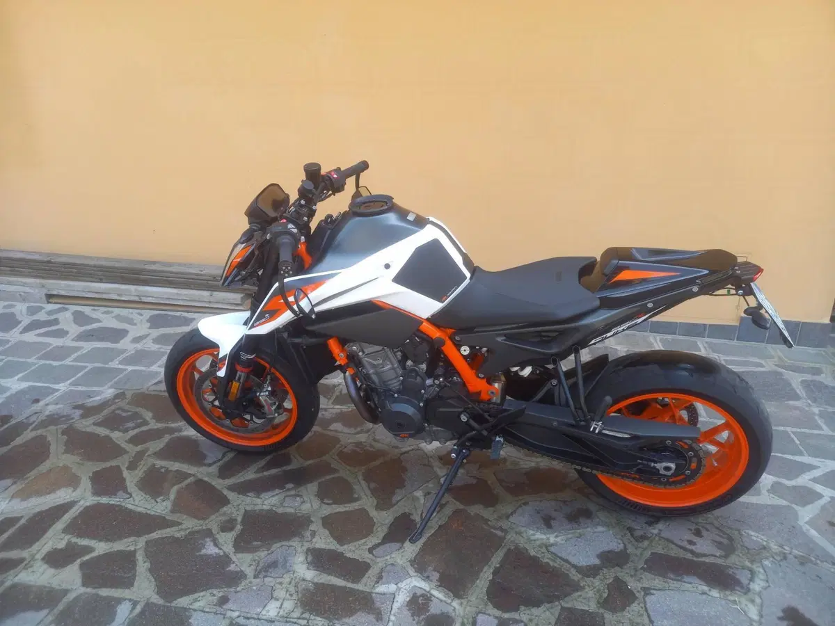 KTM 890 Duke R (2020)