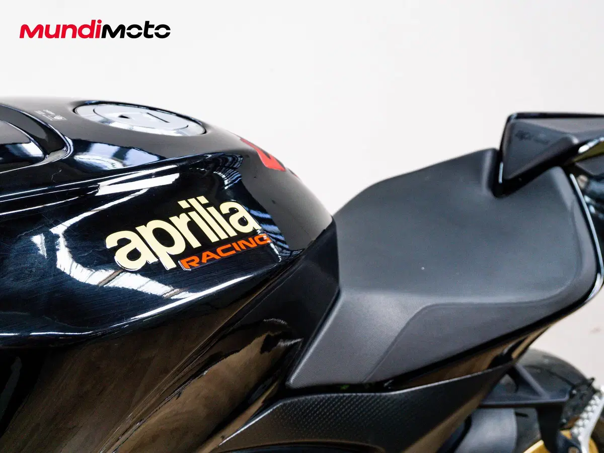 Aprilia RSV4 1100 Factory (2021 - 24) (17)