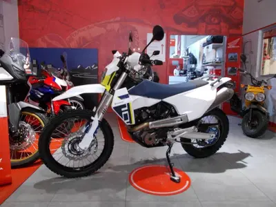 Husqvarna 701 Enduro (2026) usata