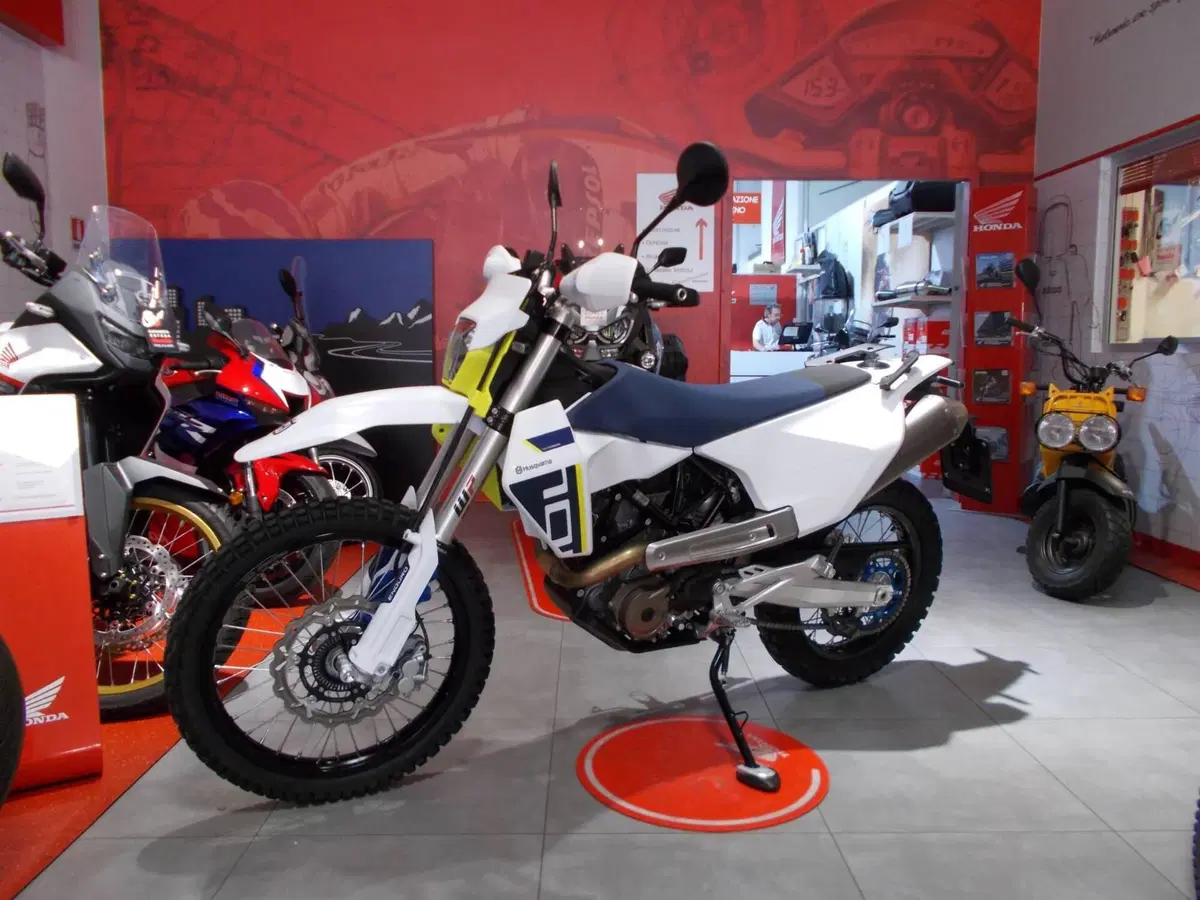 Husqvarna 701 Enduro (2026) (2)