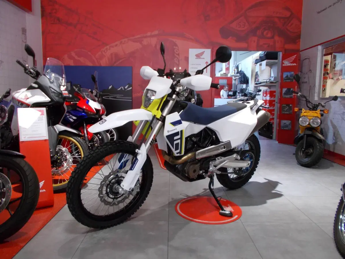 Husqvarna 701 Enduro (2026) (3)
