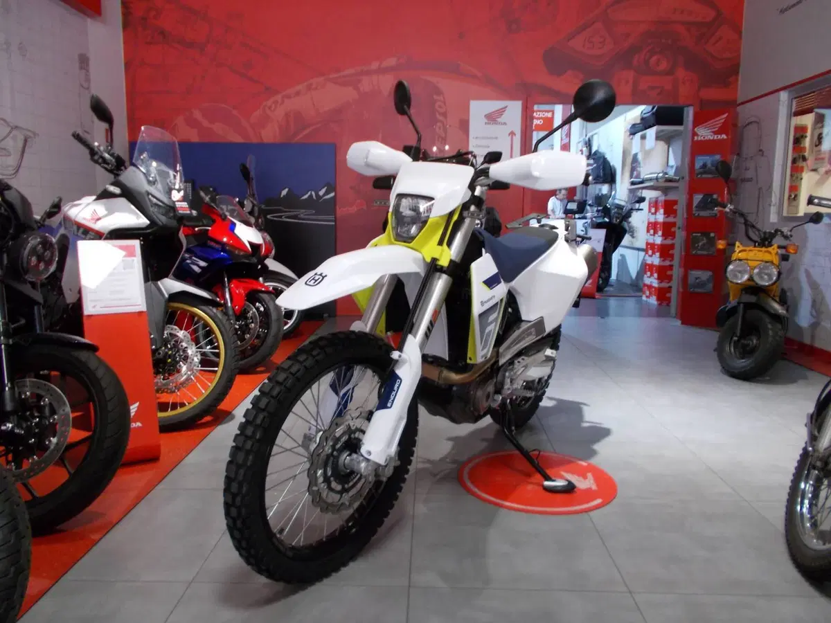 Husqvarna 701 Enduro (2026) (4)