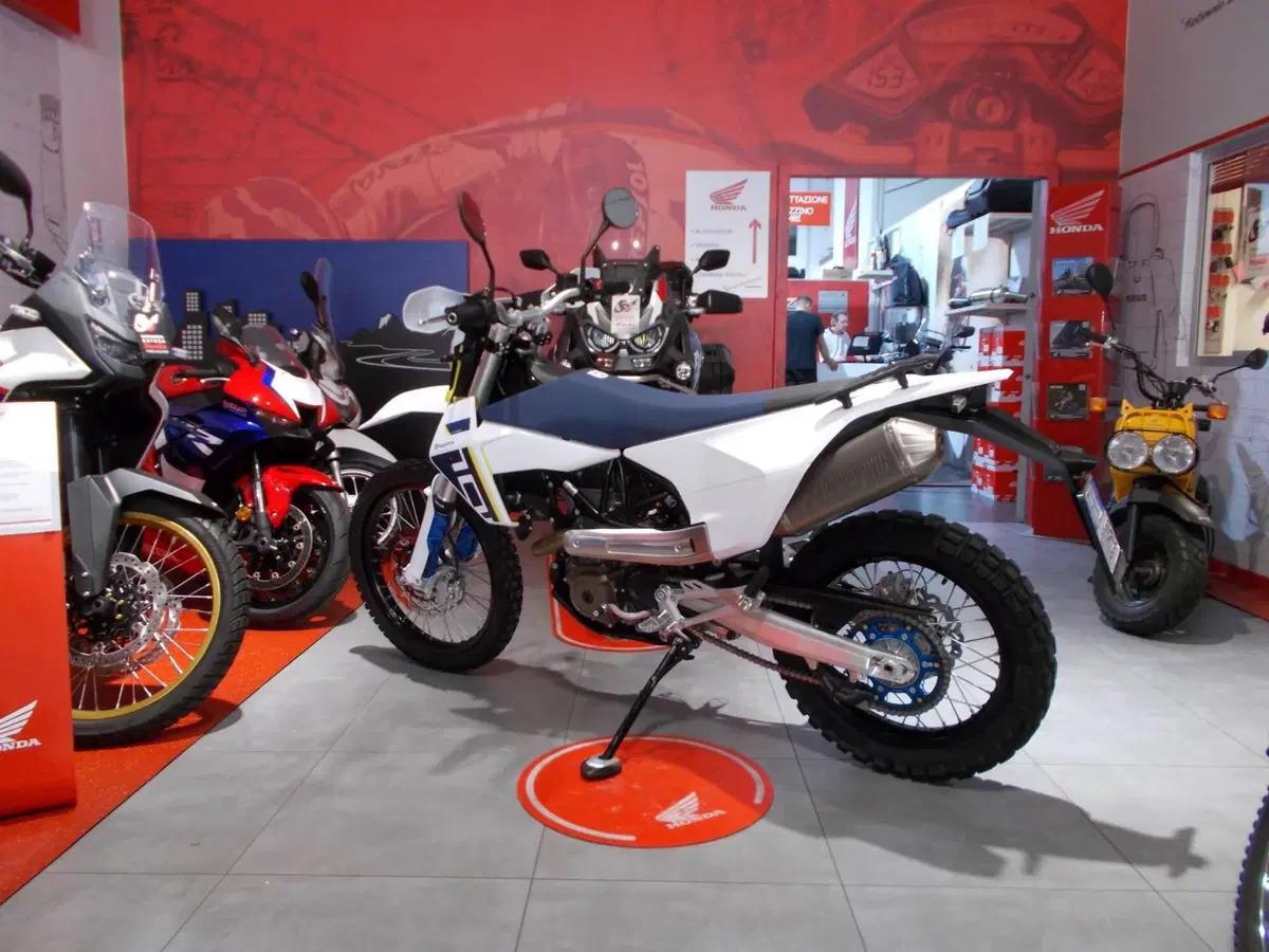 Husqvarna 701 Enduro (2026) (6)