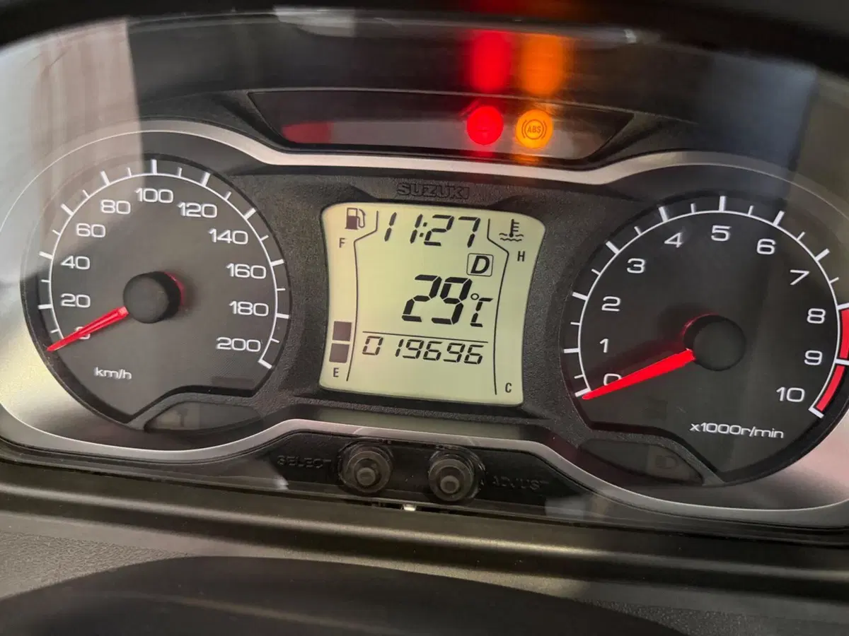 Suzuki Burgman AN 650 Executive ABS (2013 - 17) (7)