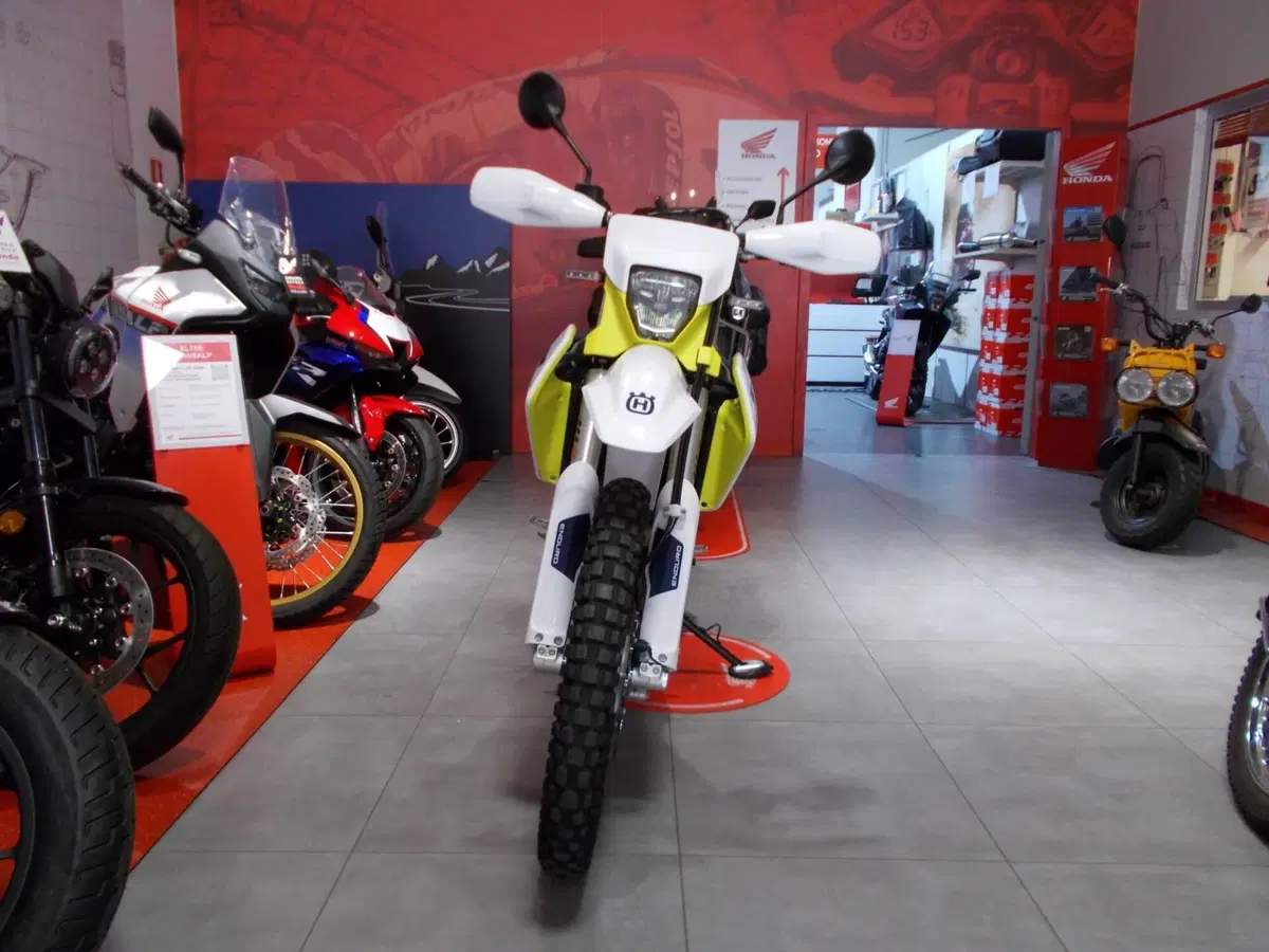 Husqvarna 701 Enduro (2026) (7)