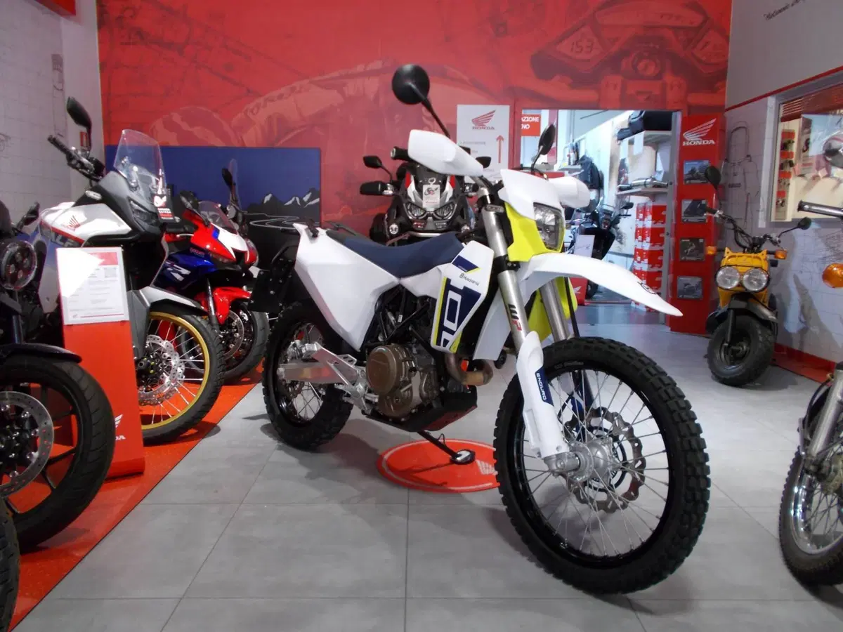 Husqvarna 701 Enduro (2026) (8)