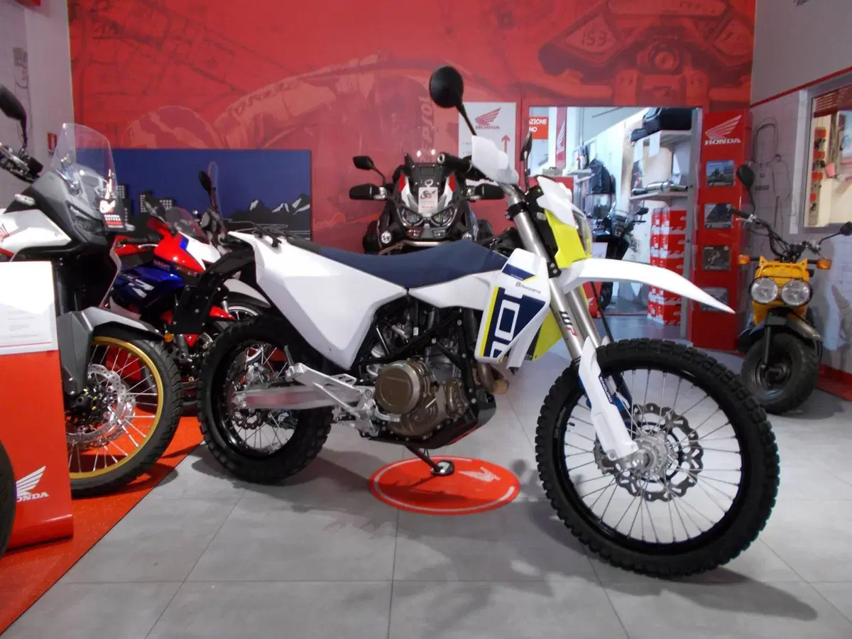 Husqvarna 701 Enduro (2026) (9)