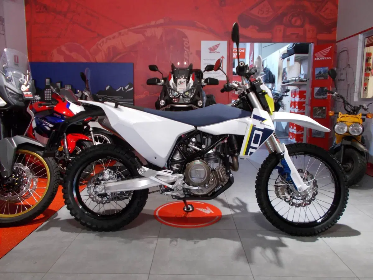Husqvarna 701 Enduro (2026) (10)