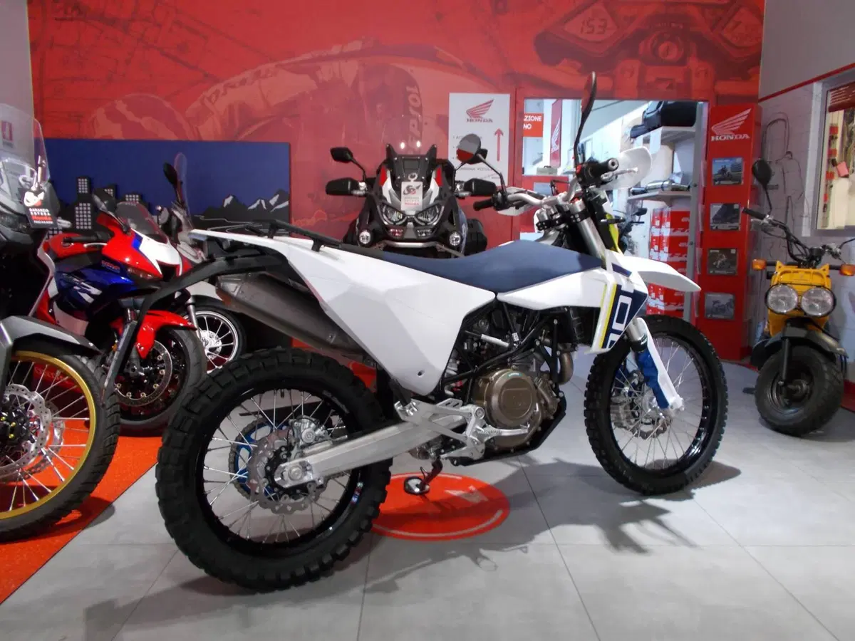 Husqvarna 701 Enduro (2026) (11)