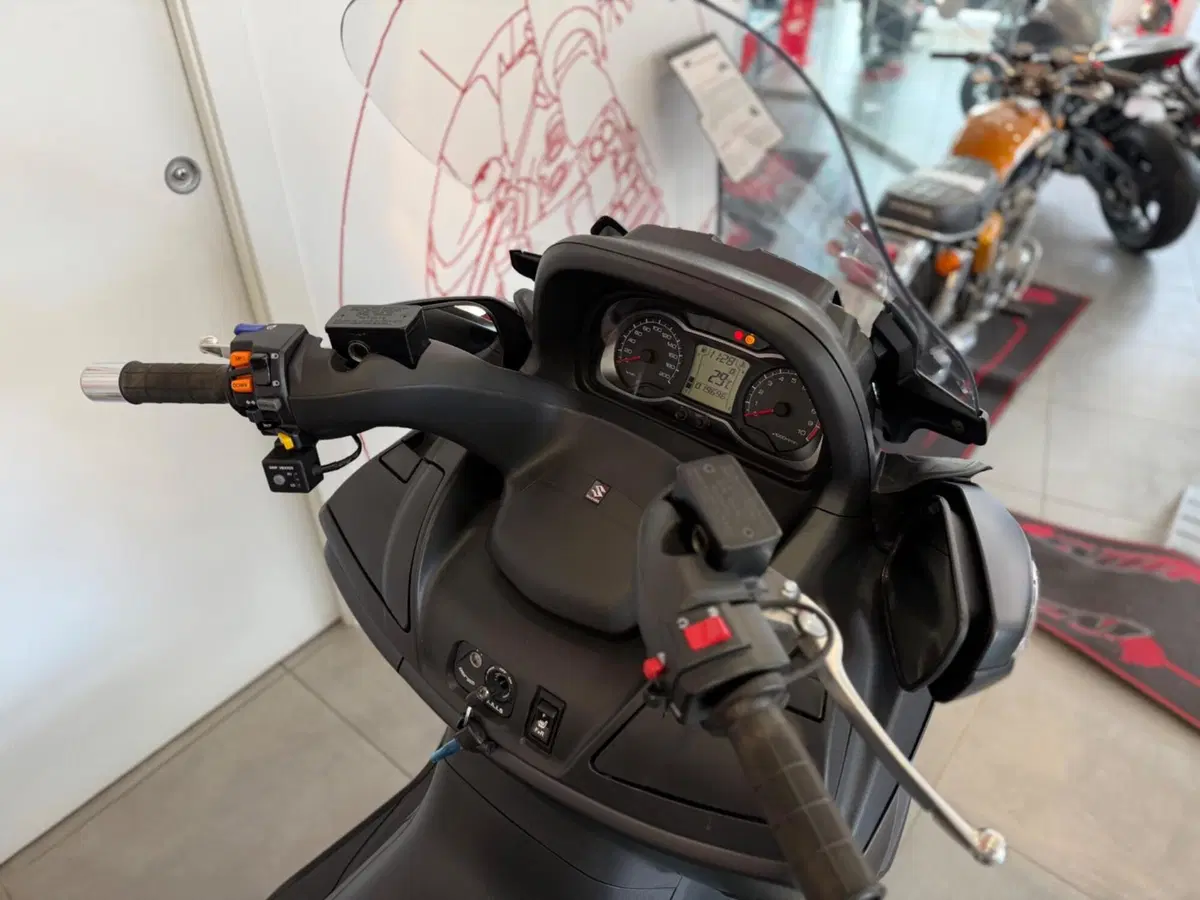 Suzuki Burgman AN 650 Executive ABS (2013 - 17) (8)