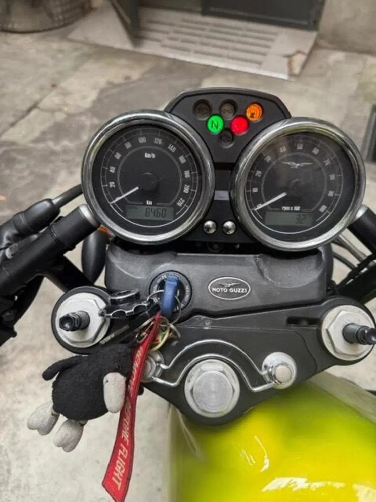 Moto Guzzi V7 Classic (2008 - 12) (2)