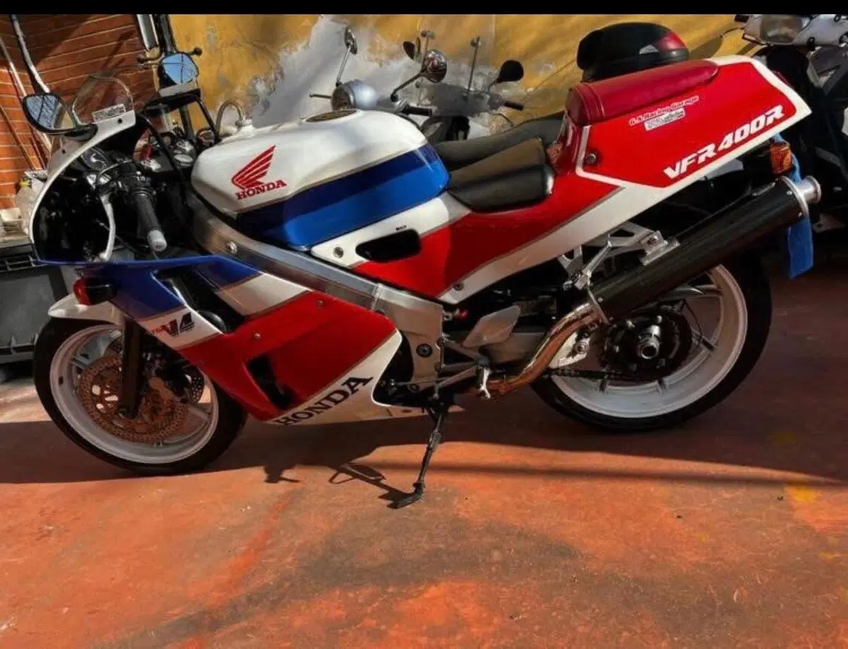 Honda VFR 400 R NC30