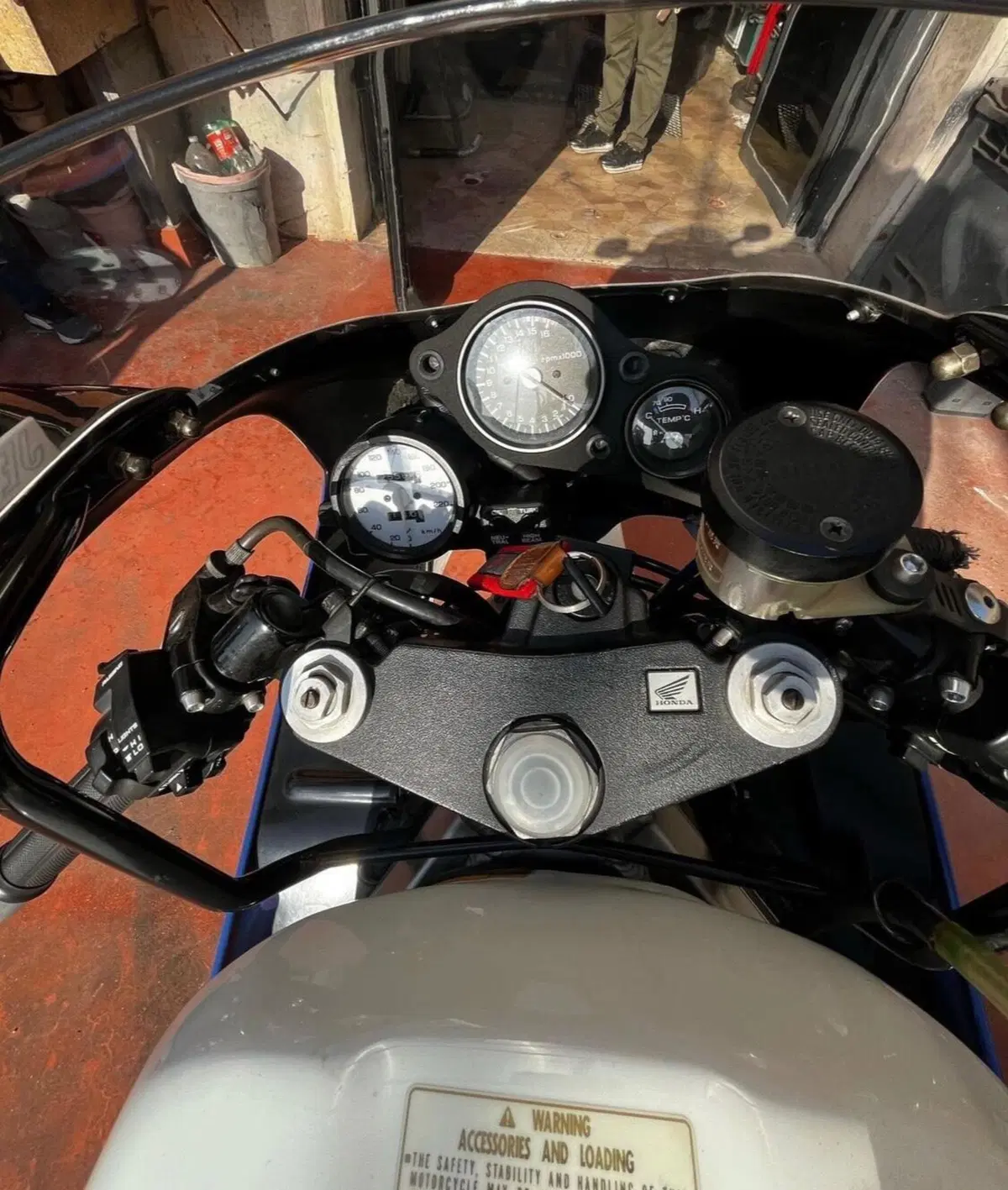 Honda VFR 400 R NC30 (4)