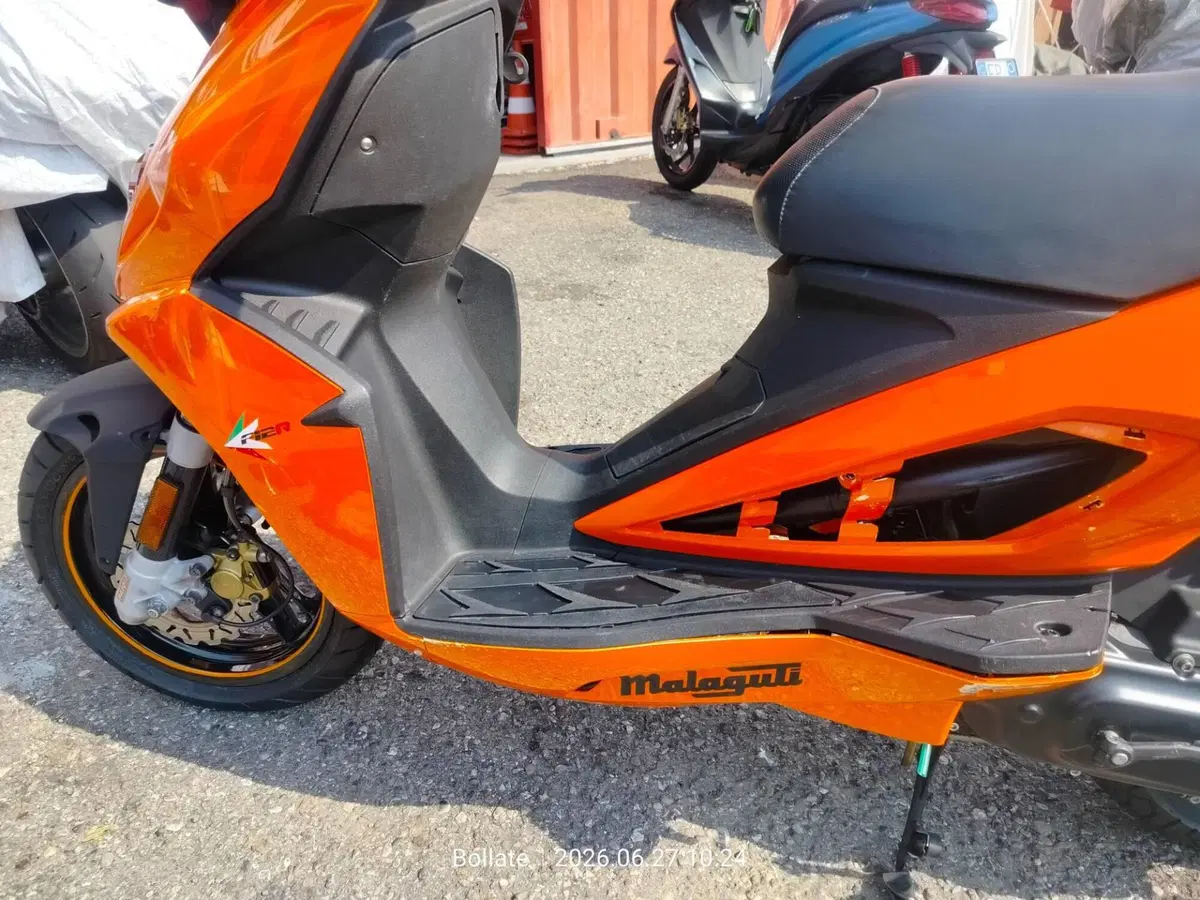 Malaguti F12 Phantom 50 R Liquid Cooled (2008 - 11) (2)