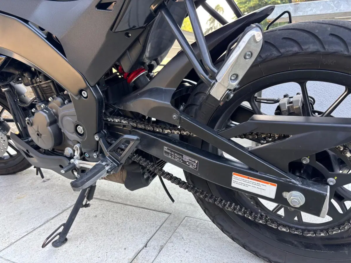 Aprilia Tuono 125 (2021 - 24) (7)