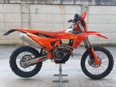 KTM 350 EXC-F Six Days (2025) usata