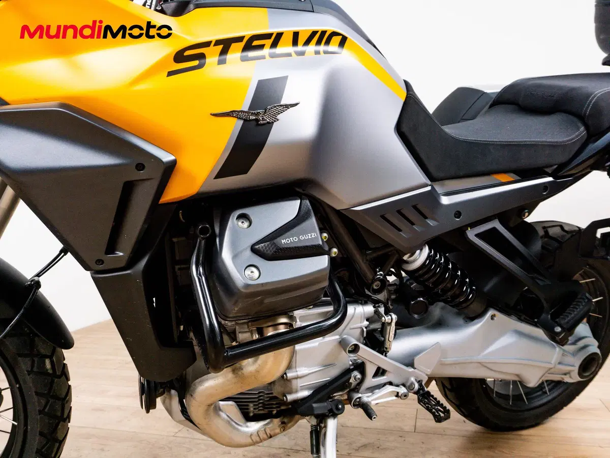 Moto Guzzi Stelvio (2024 - 26) (9)