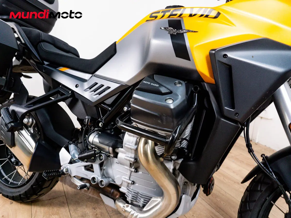 Moto Guzzi Stelvio (2024 - 26) (5)