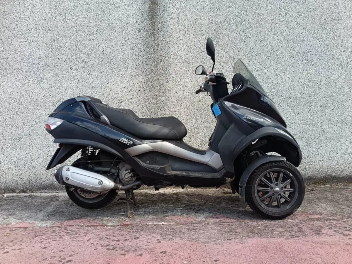 Piaggio MP3 250 i.e. (3)