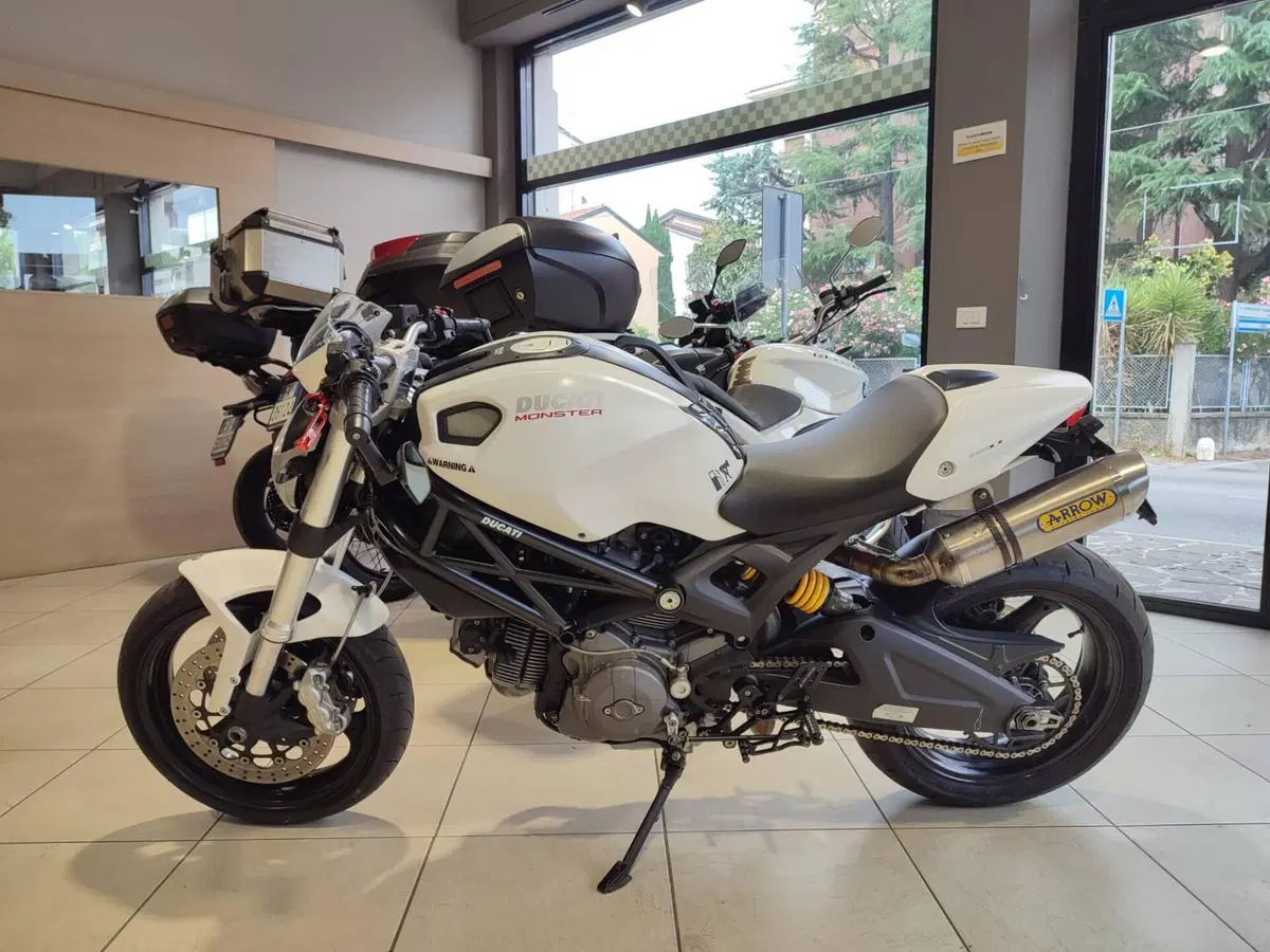 Ducati Monster 696 (2008 - 13) (5)