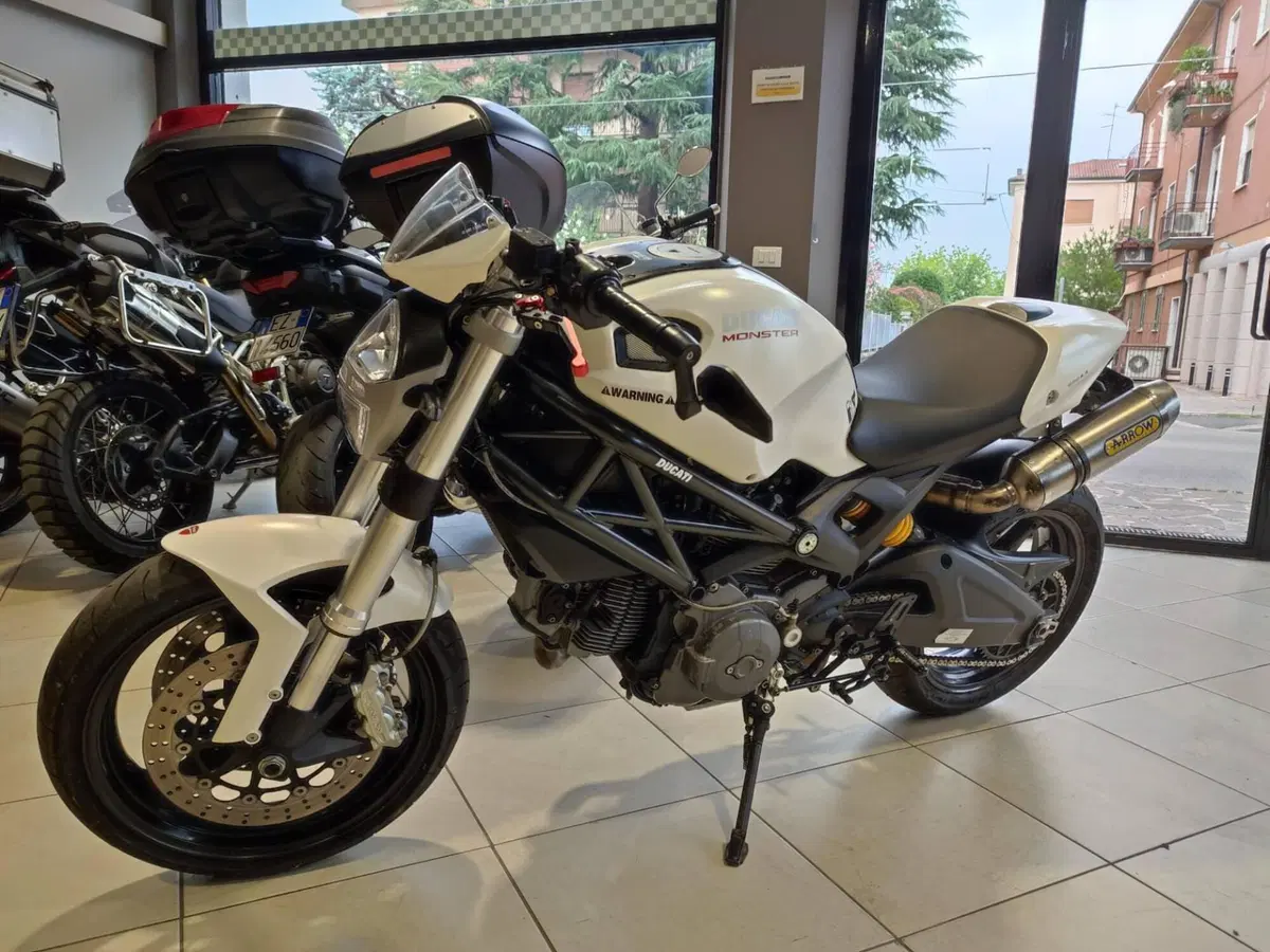 Ducati Monster 696 (2008 - 13) (6)