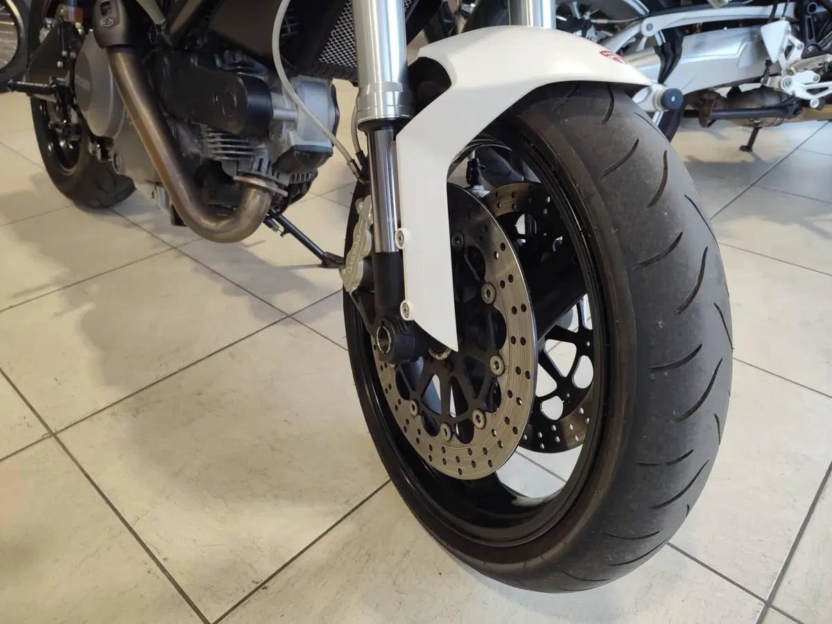 Ducati Monster 696 (2008 - 13) (13)
