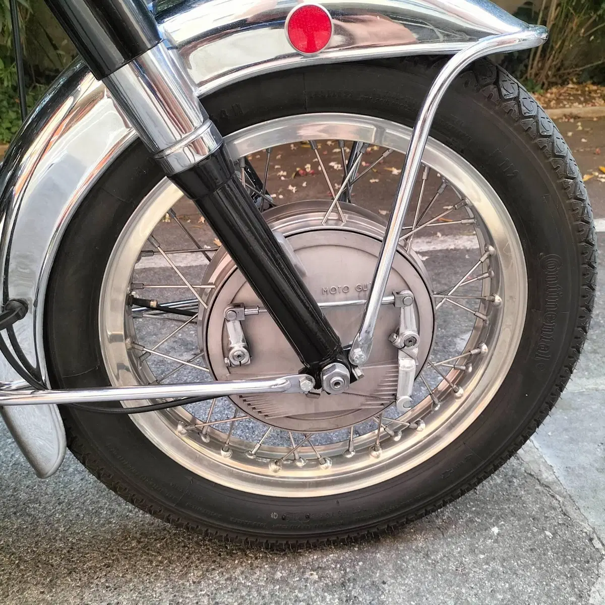 Moto Guzzi 850 GT (9)