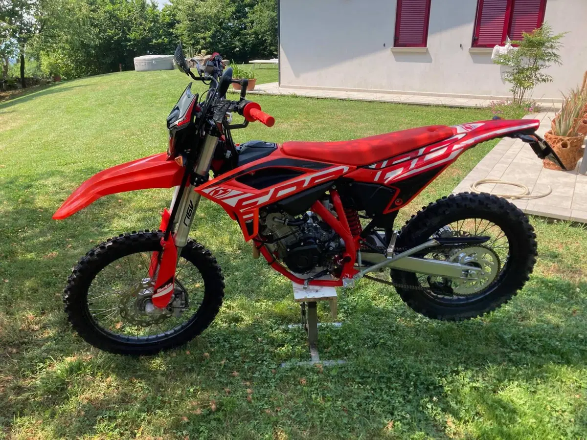 Betamotor RR 125 4T Enduro R (2024 - 26) (2)