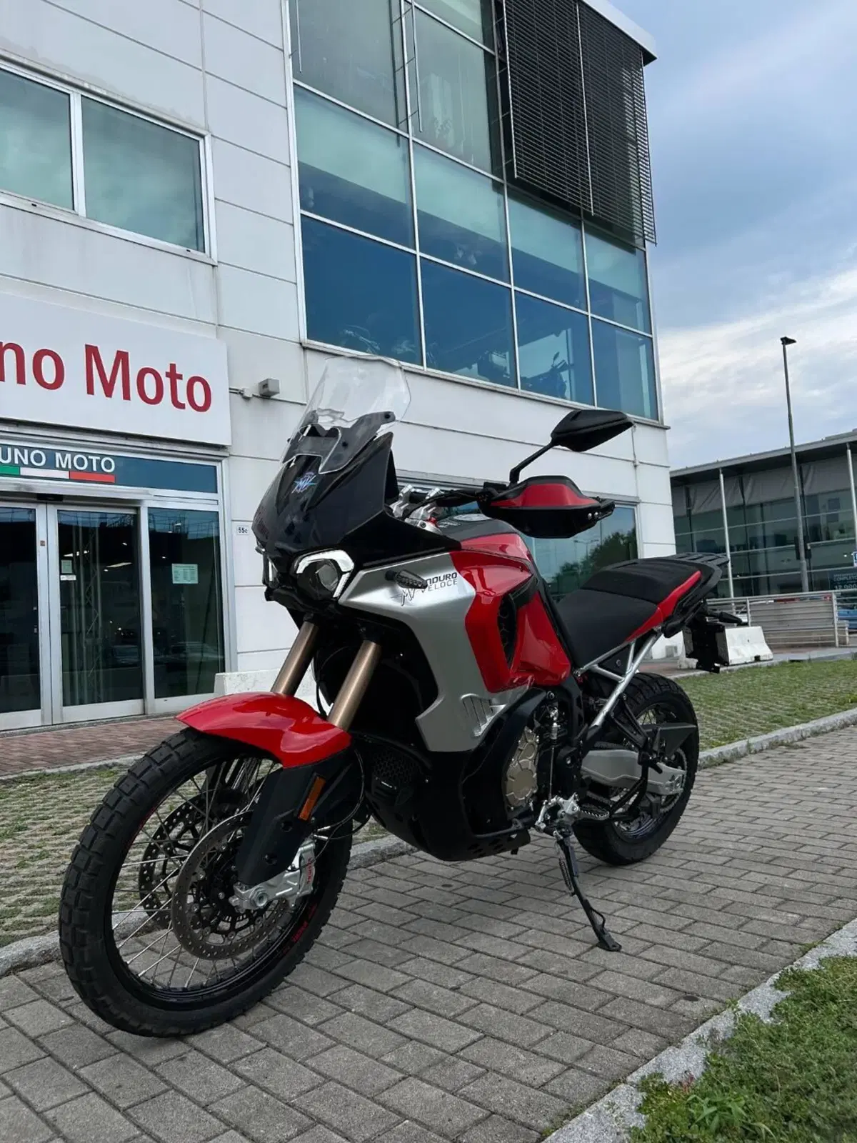 MV Agusta LXP Enduro Veloce (2024 - 25) (3)