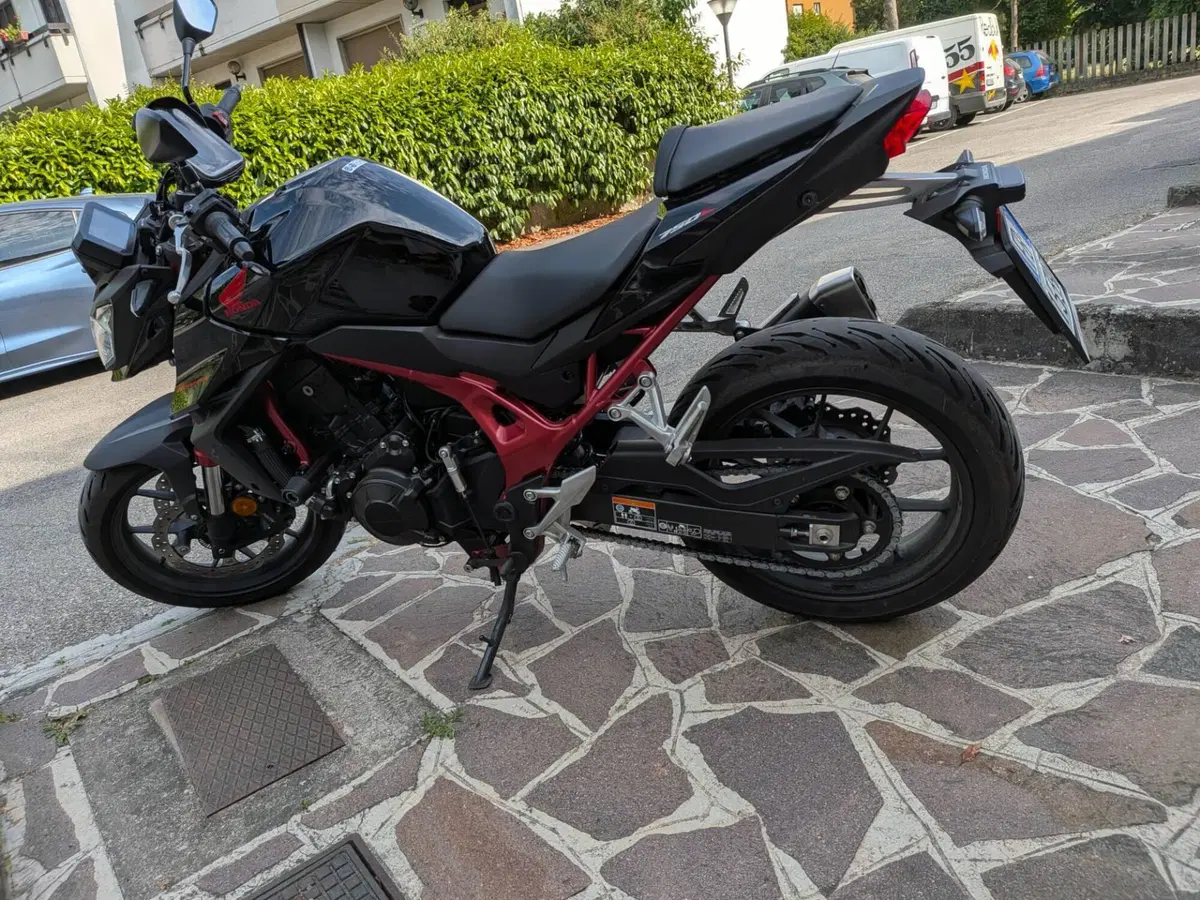 Honda CB 750 Hornet (2023 - 24) (7)