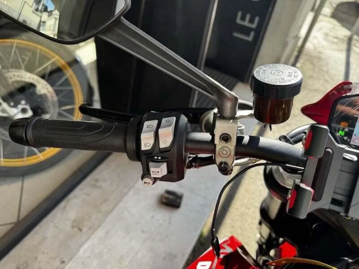 Ducati Monster 937 + (2021 - 25) (20)