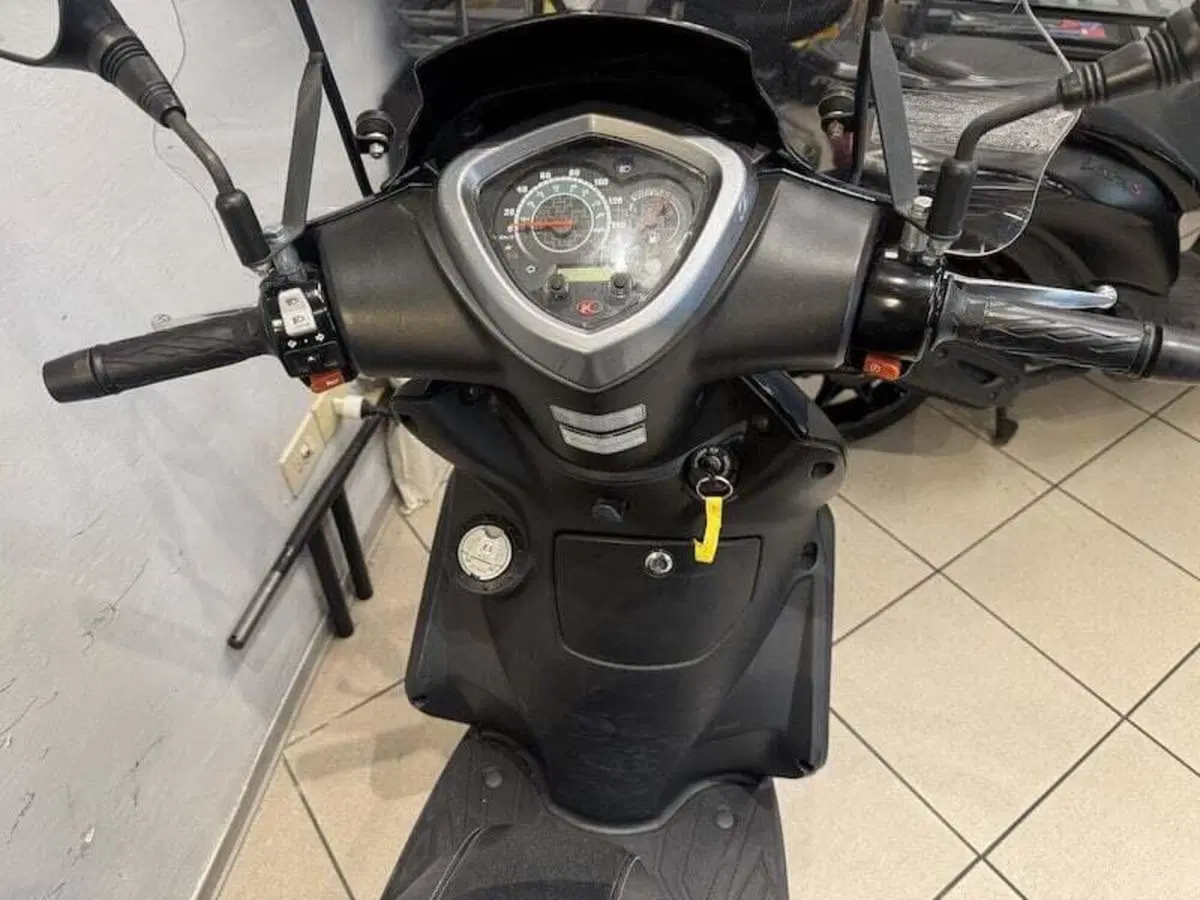 Kymco Agility 200i R16 + (2021 - 25) (16)