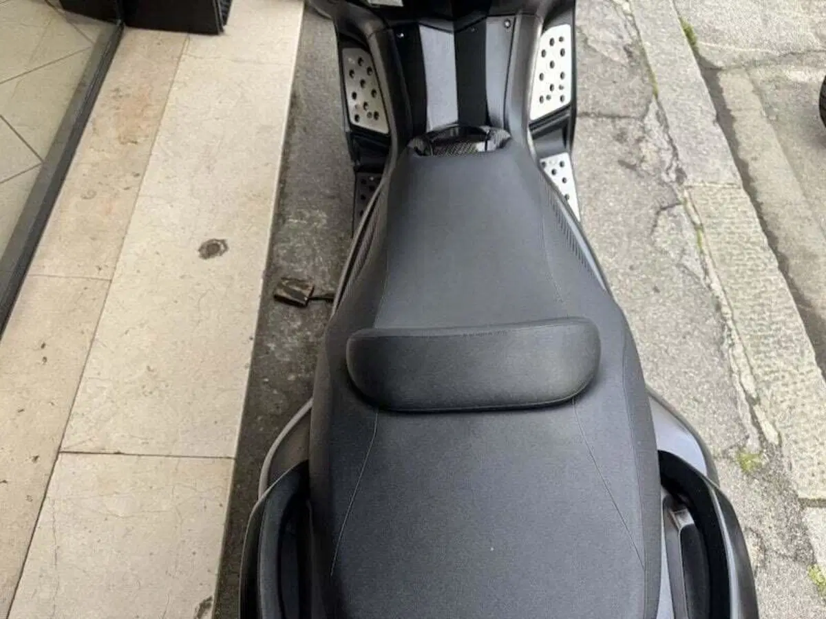 Yamaha T-Max 530 ABS (2015 - 17) (14)